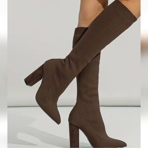 COMING SOON BROWN KNIT KNEE HIGH SOCK BOOTS SIZE 8.5